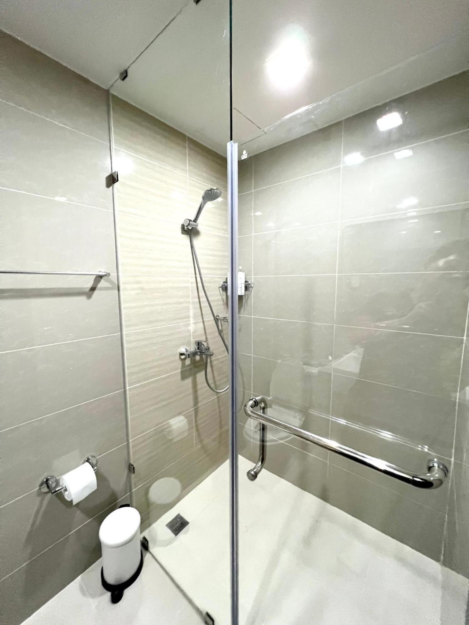 Daniella'S Modern & Cozy Suite In Uptown Bgc Manila Exterior photo